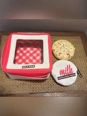 Bath & Body Works Milk Bar Cosmetic Case with Cookie Pouch 🆕